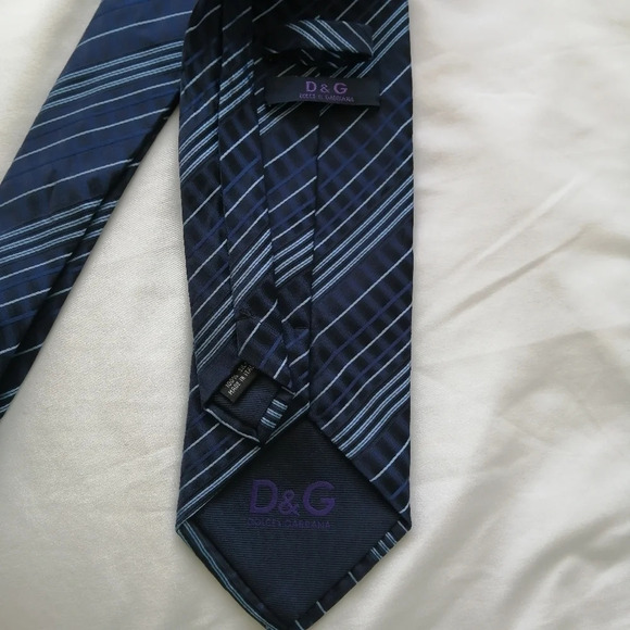 Dolce & Gabbana Silk Textured Navy and Blue Striped Tie Classic Luxury - Picture 11 of 15